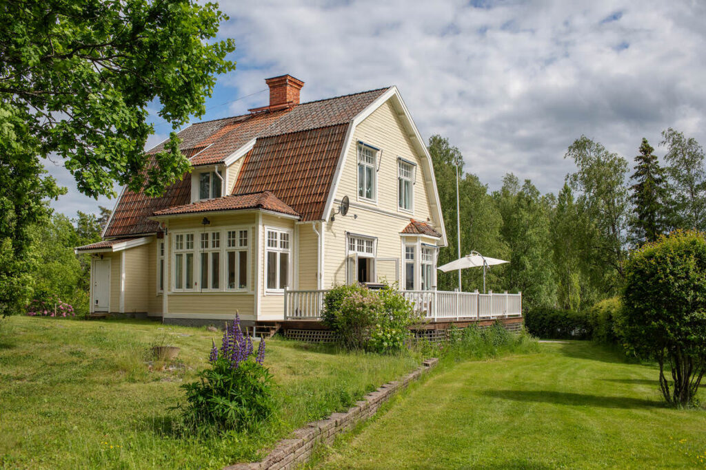 Energieffektivisering av yttervägg utvändigt med klimatskiva. Nynäshamn Ösmo